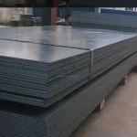 Black steel sheet (Hot Rolled Steel Plate), SS400 grade, smooth surface, full sheet, standard size 4x8 feet, for flooring and structural applications. Factory price by AyContento.