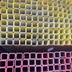 เหล็กกล่อง ราคาส่ง สต็อกเหล็กแป๊บเหลี่ยม ท่อเหลี่ยม จำนวนมากสำหรับงานโครงการ Square steel tubing stack wholesale inventory carbon steel box profiles in warehouse