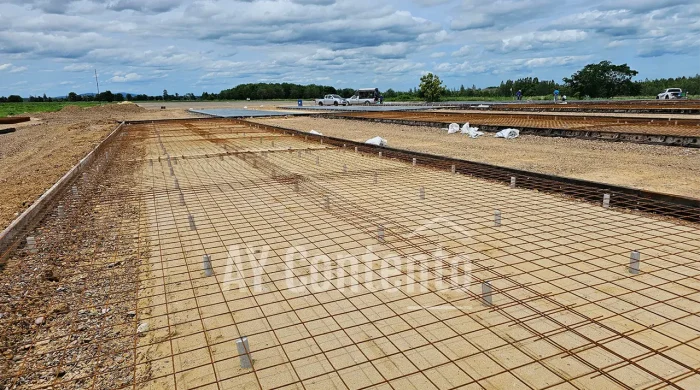 ลูกปูนหนุนเหล็กสำหรับงานเทพื้นโรงงานอุตสาหกรรม ช่วยจัดระยะเหล็กเสริมให้ได้มาตรฐานวิศวกรรม ลดความเสี่ยงเหล็กเป็นสนิม