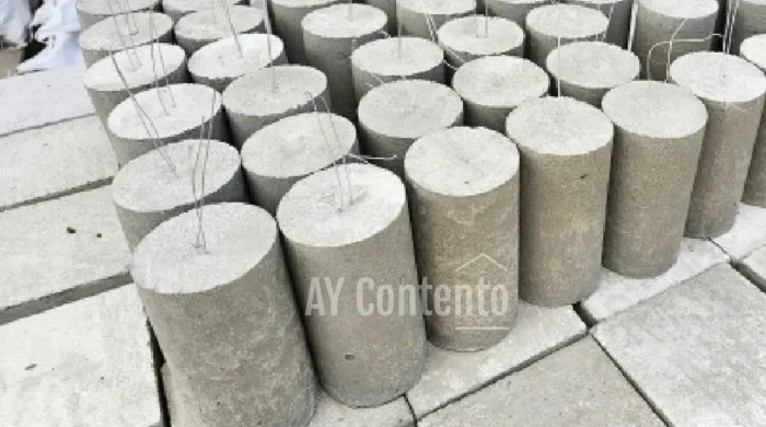 สต็อกลูกปูนหนุนเหล็กทรงกระบอกพร้อมส่ง จำหน่ายราคาส่งสำหรับร้านวัสดุก่อสร้างและโครงการหมู่บ้านจัดสรร